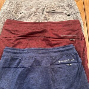 3- Boys Vineyard Vines performance joggers size XL (18)